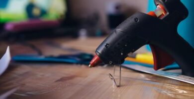 Pistolas y siliconas calientes